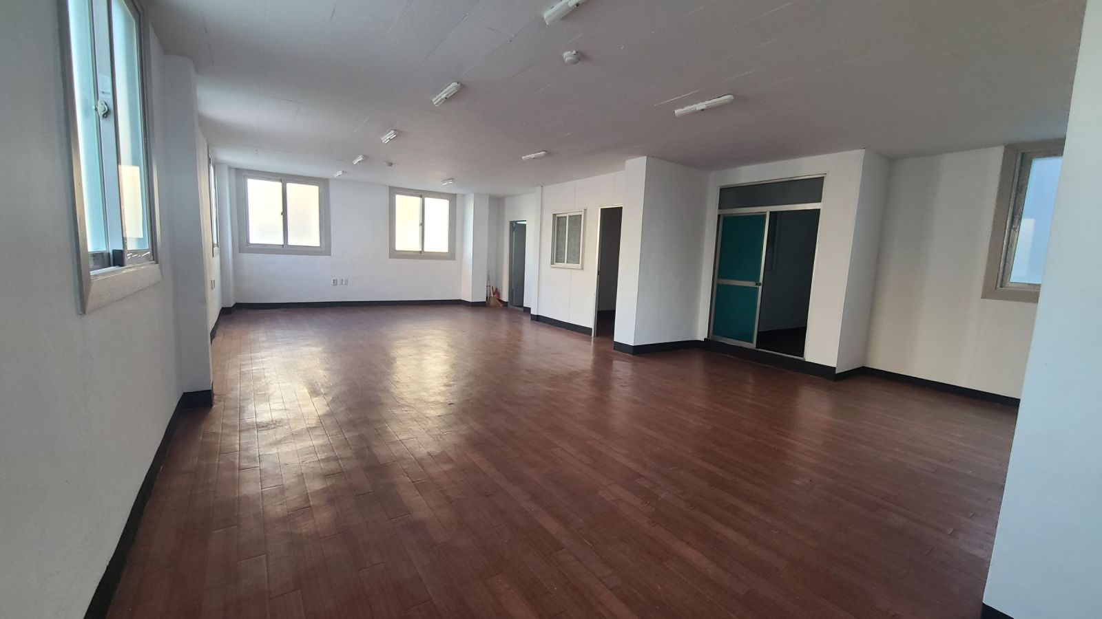 부산광역시 연제구 연산동 사무실 썸네일 3