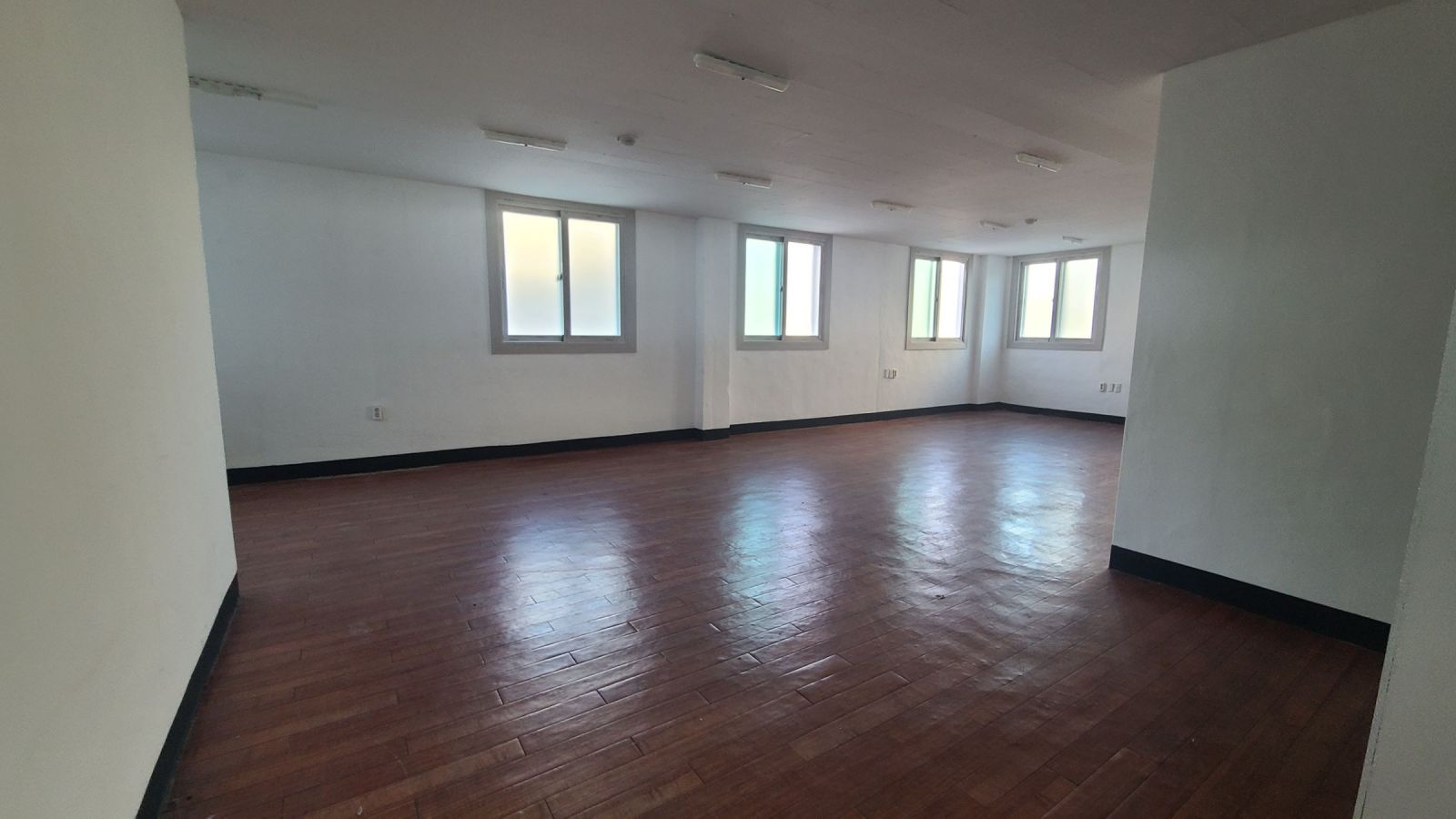 부산광역시 연제구 연산동 사무실 썸네일 4