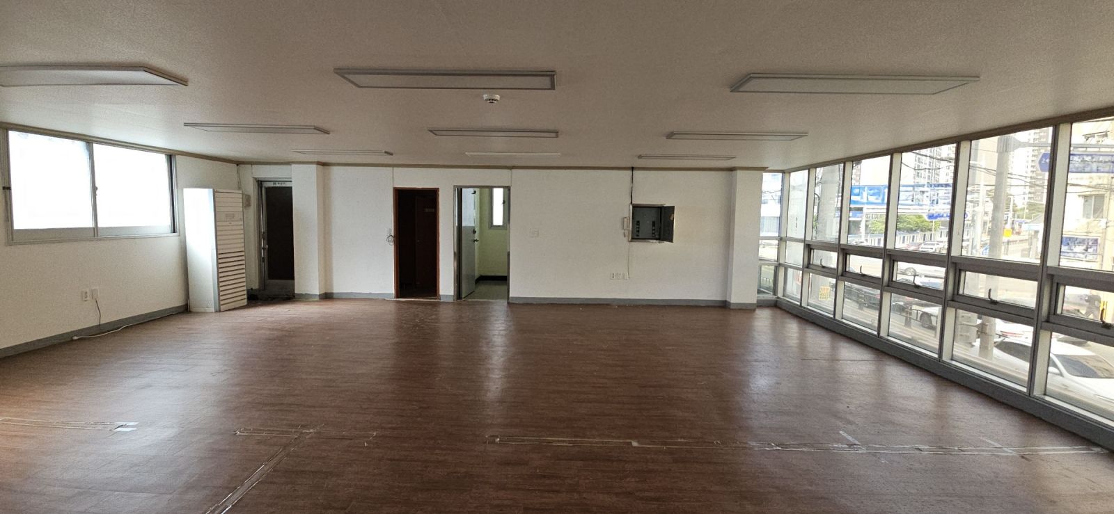 부산광역시 연제구 거제동 사무실 썸네일 4