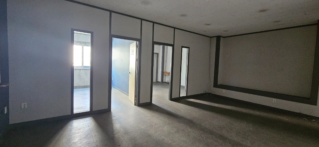 부산광역시 동구 범일동 사무실 썸네일 2