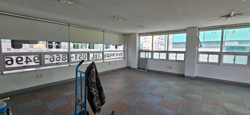 부산광역시 연제구 연산동 사무실 썸네일 3