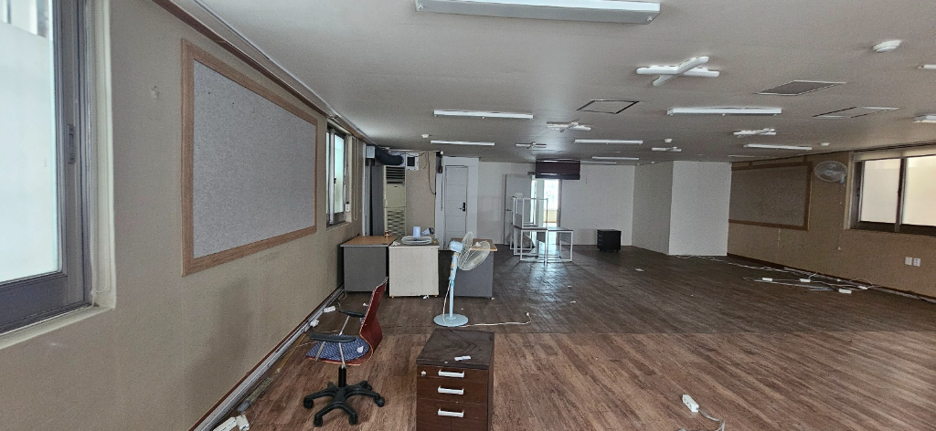 부산광역시 연제구 연산동 사무실 썸네일 2