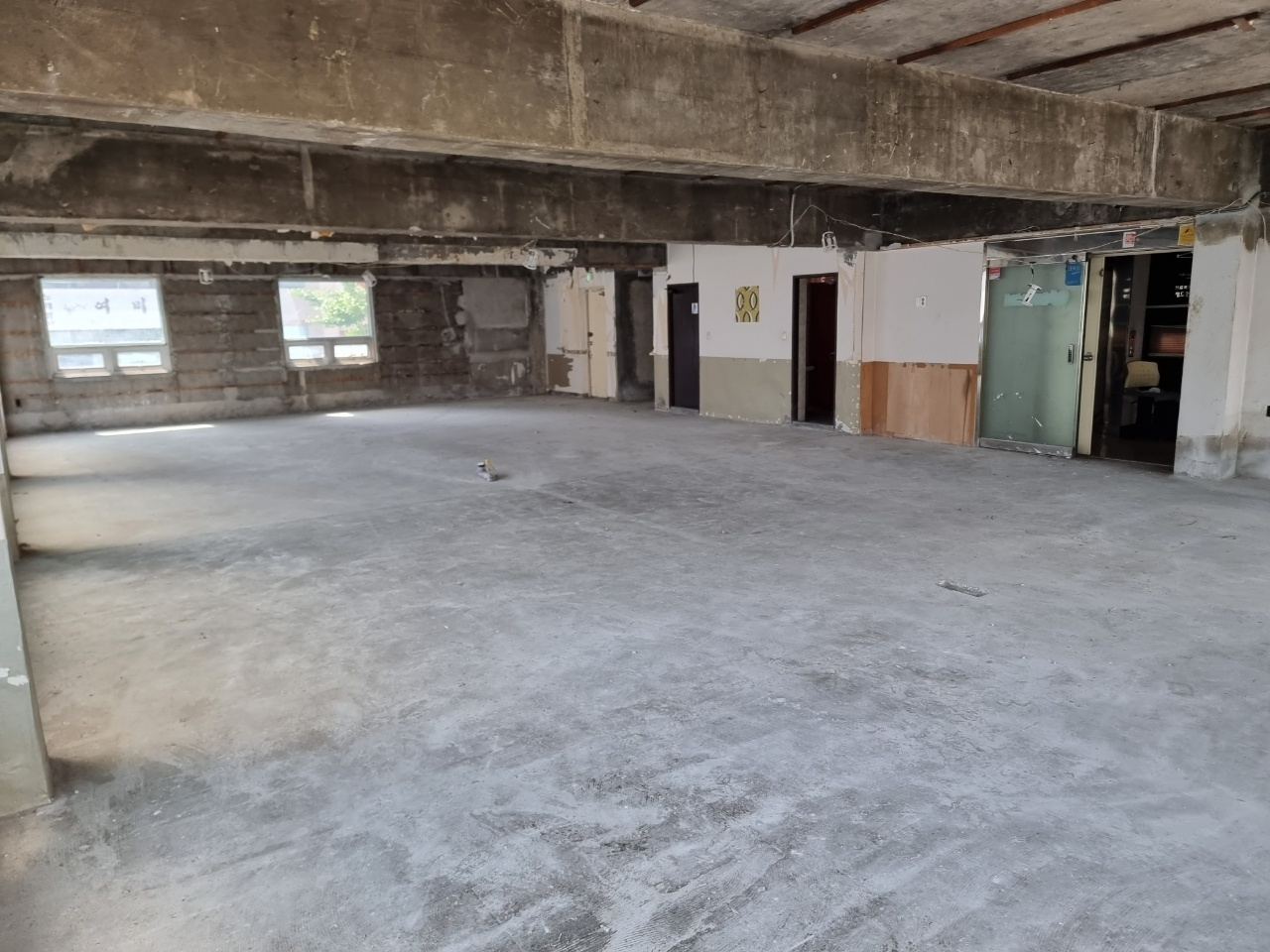 부산광역시 연제구 연산동 사무실 - 1