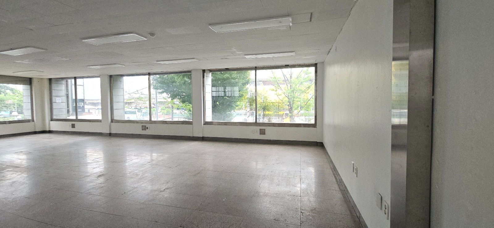 부산광역시 동래구 온천동 사무실 썸네일 2