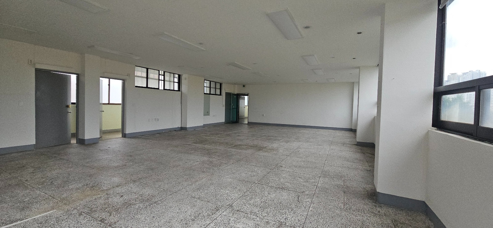 부산광역시 동래구 온천동 사무실 썸네일 2