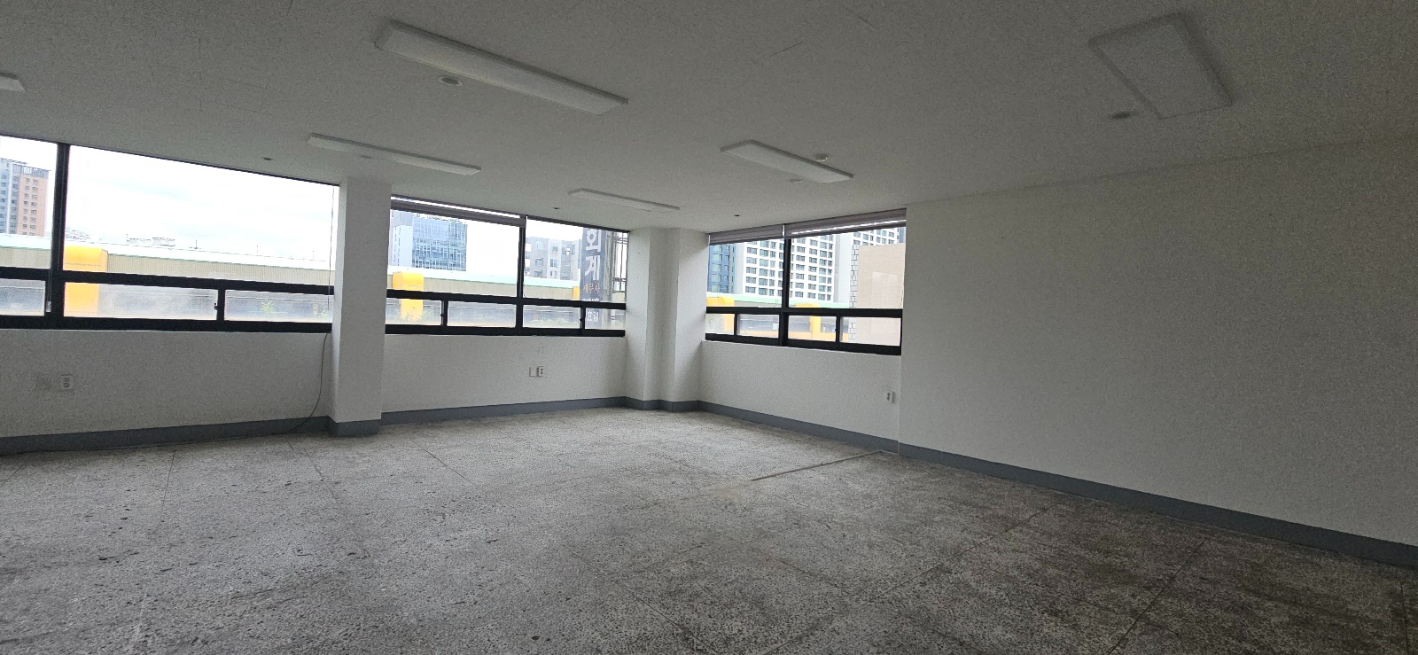 부산광역시 동래구 온천동 사무실 썸네일 4