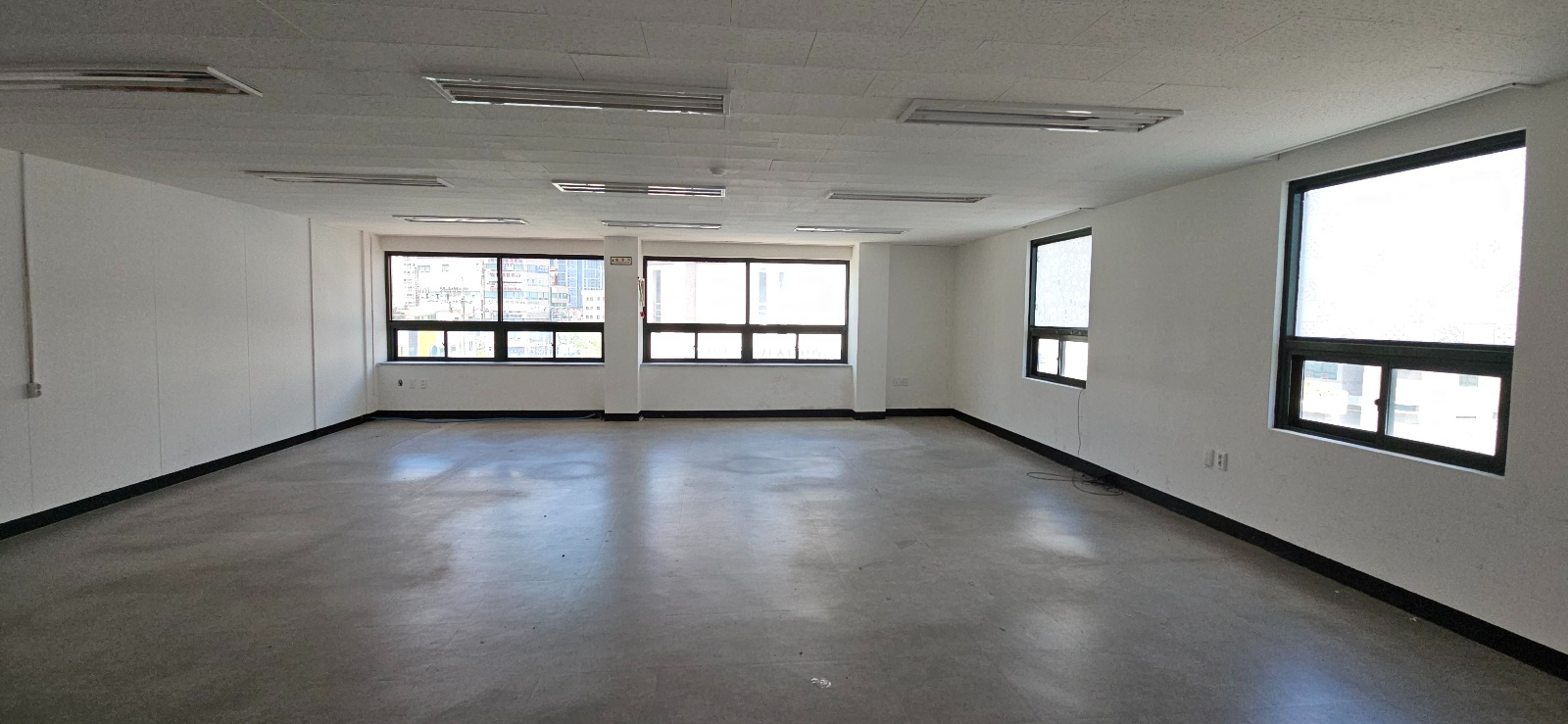 부산광역시 연제구 거제동 사무실 썸네일 2