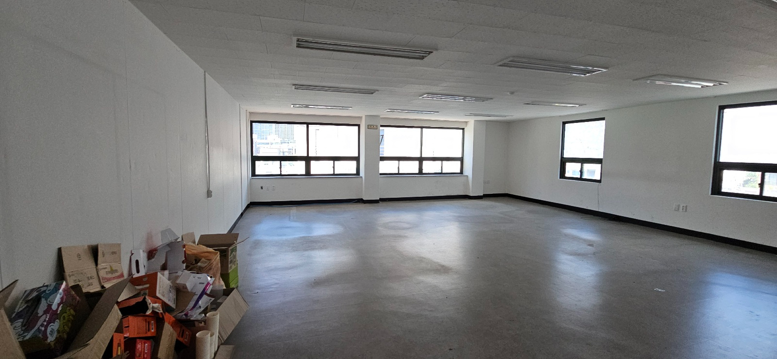 부산광역시 연제구 거제동 사무실 - 1