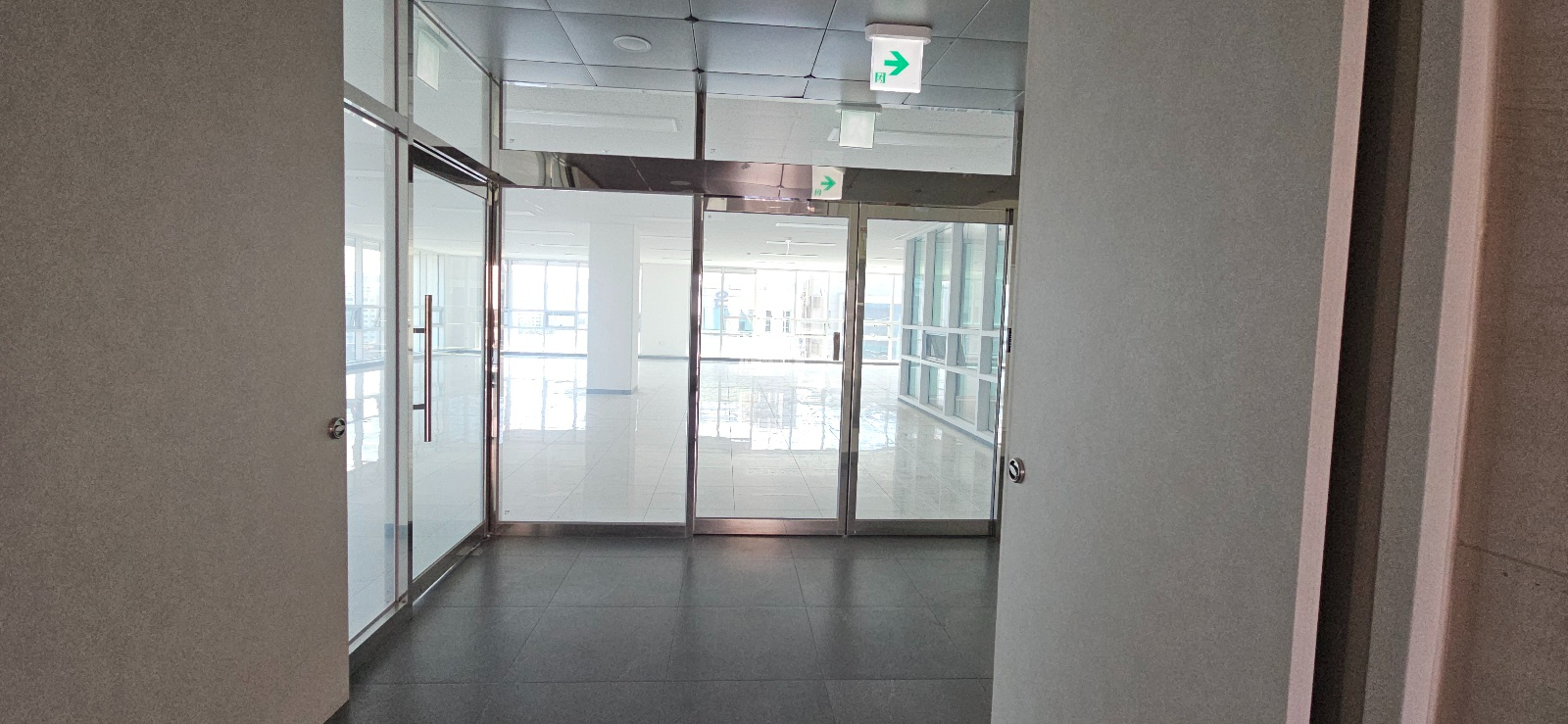 부산광역시 연제구 거제동 사무실 - 1