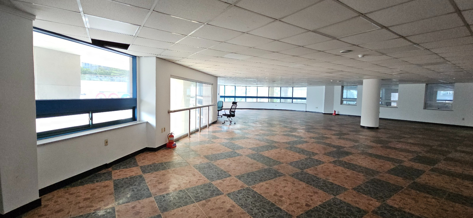 부산광역시 수영구 수영동 사무실 - 1