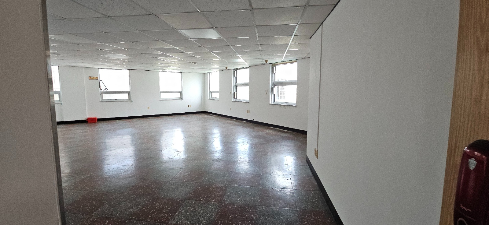 부산광역시 수영구 수영동 사무실 - 1