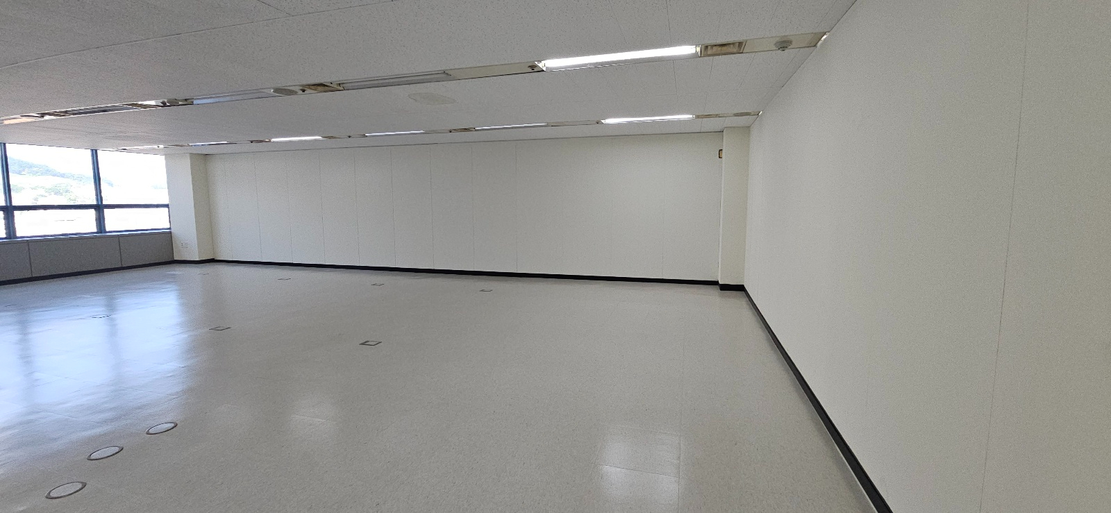 부산광역시 동래구 수안동 사무실 썸네일 2