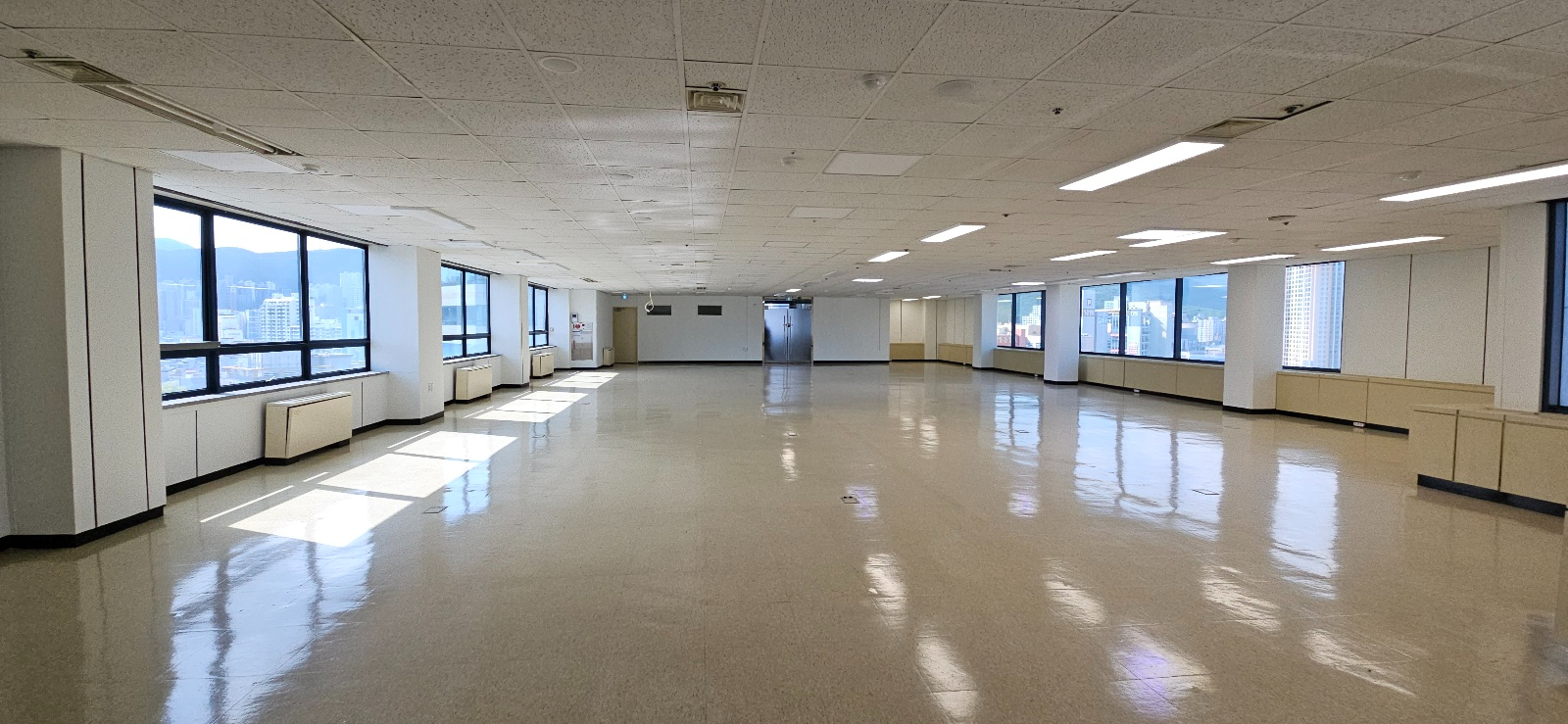 부산광역시 동래구 수안동 사무실 썸네일 2