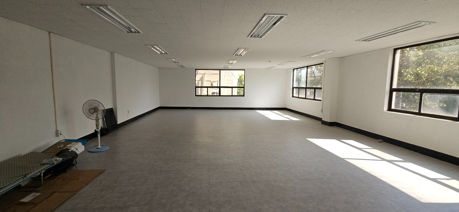 부산광역시 동래구 수안동 사무실 썸네일 6