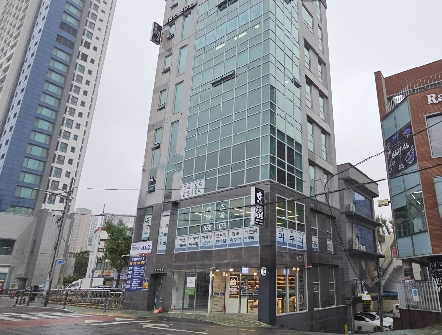 부산광역시 동래구 명륜동 상가 - 1