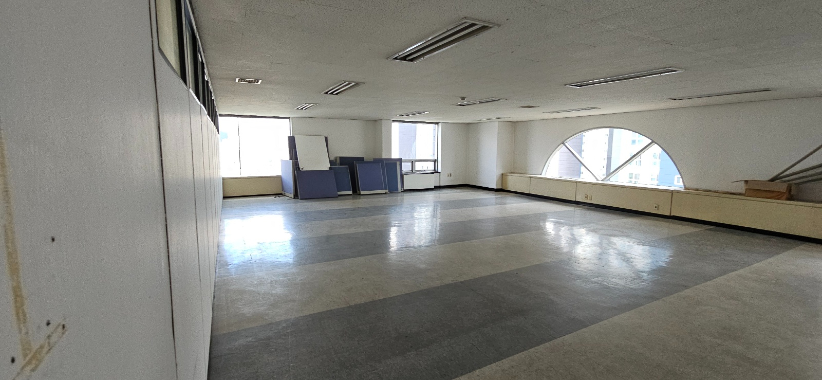 부산광역시 연제구 연산동 사무실 - 1