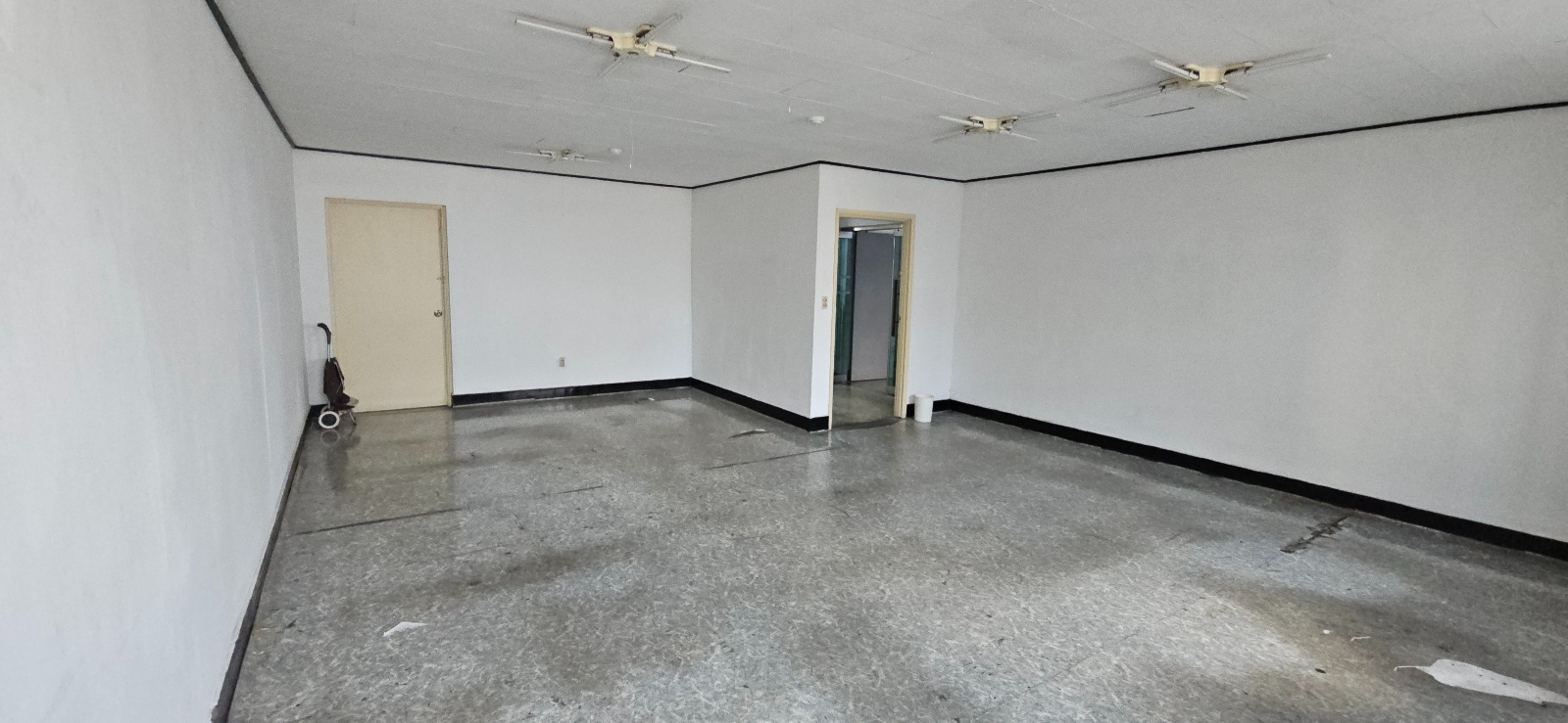 부산광역시 연제구 거제동 사무실 썸네일 4