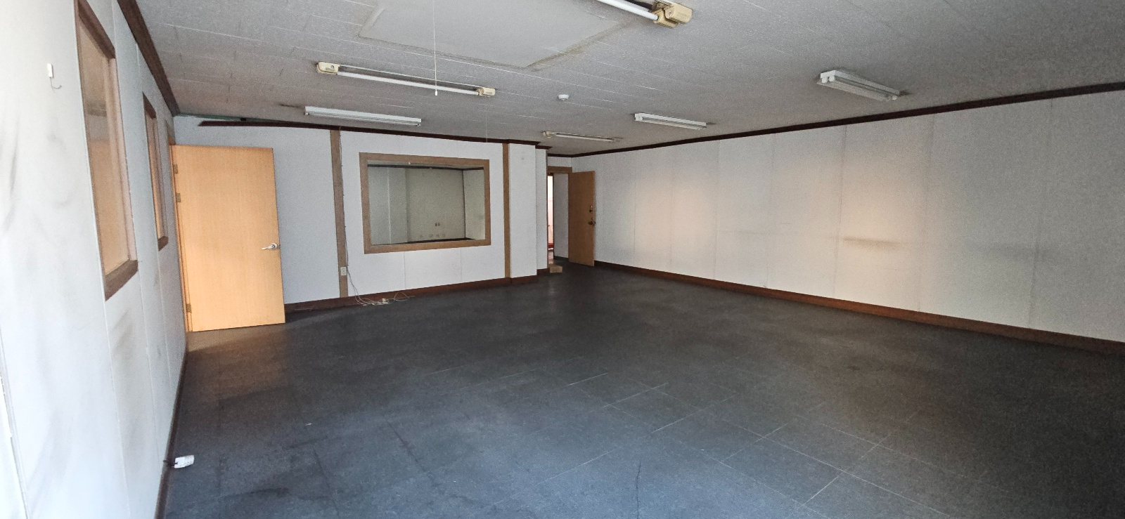 부산광역시 동래구 온천동 사무실 - 1