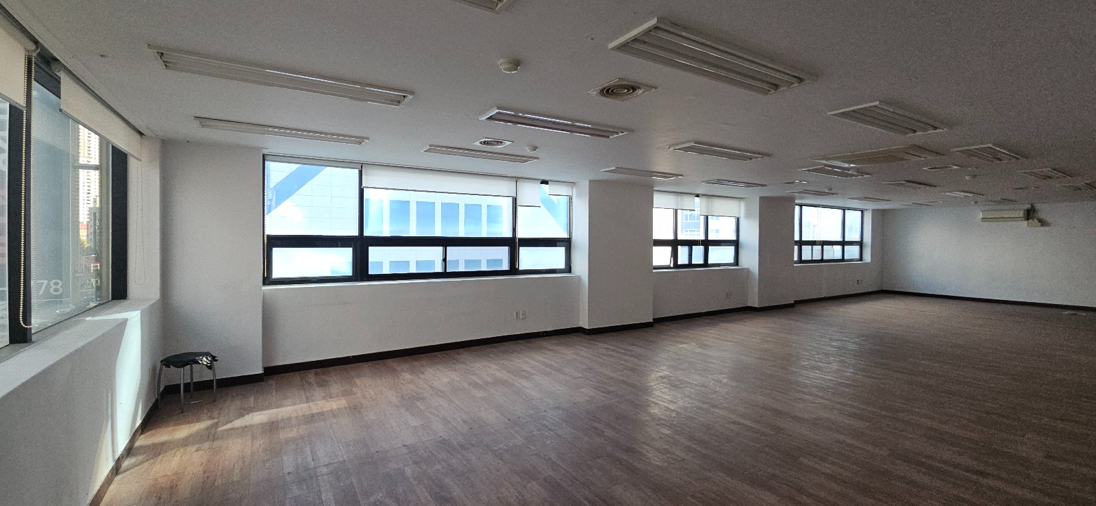 부산광역시 연제구 연산동 사무실 - 1