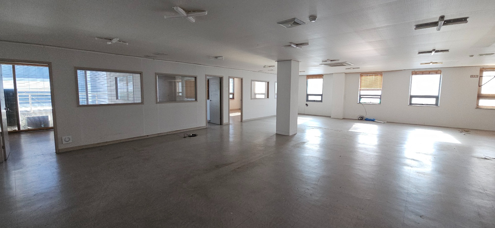 부산광역시 금정구 구서동 사무실 썸네일 2