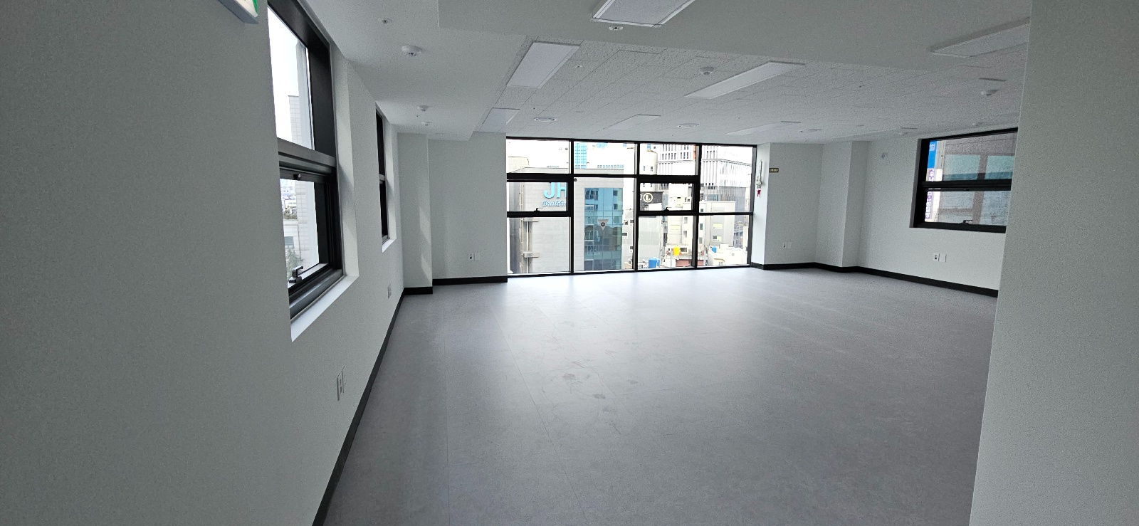 부산광역시 연제구 연산동 사무실 - 1