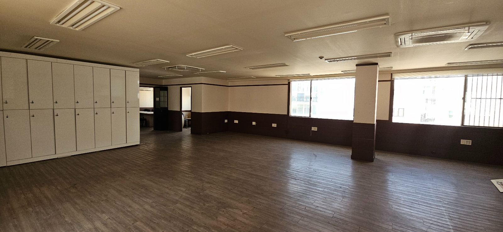 부산광역시 연제구 거제동 사무실 썸네일 3