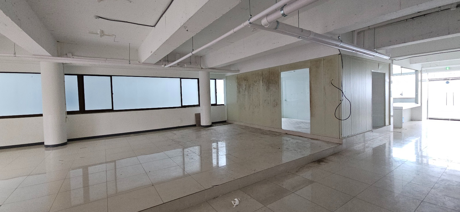 부산광역시 연제구 거제동 상가 썸네일 4