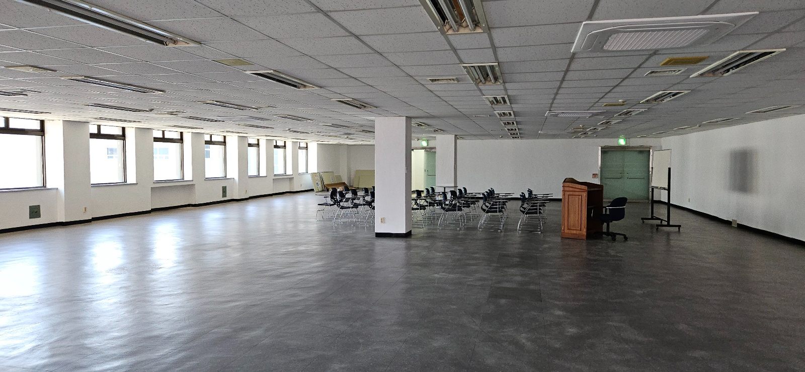 부산광역시 중구 중앙동4가 사무실 - 1