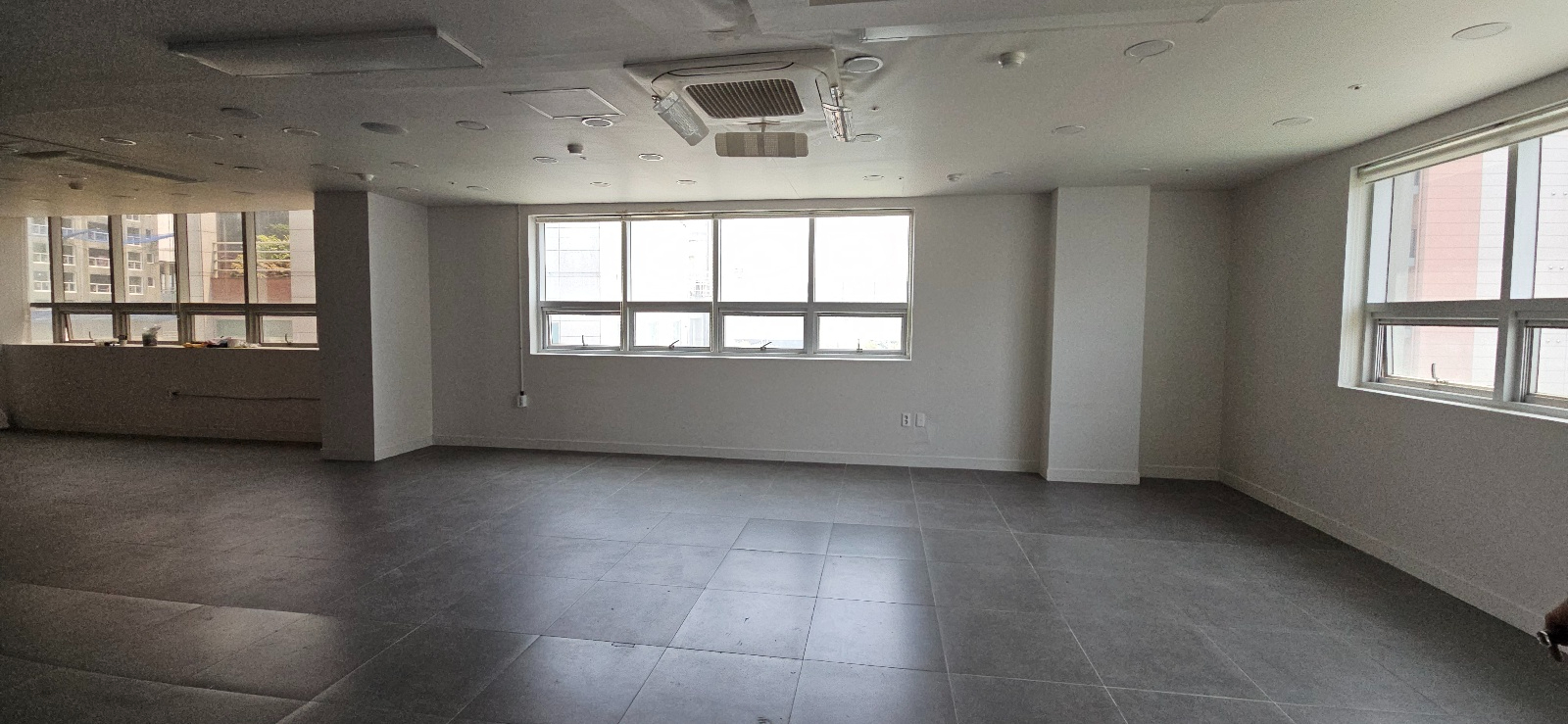 부산광역시 연제구 거제동 사무실 썸네일 2