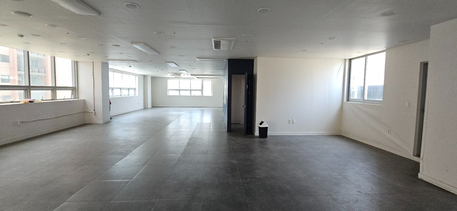 부산광역시 연제구 거제동 사무실 썸네일 6