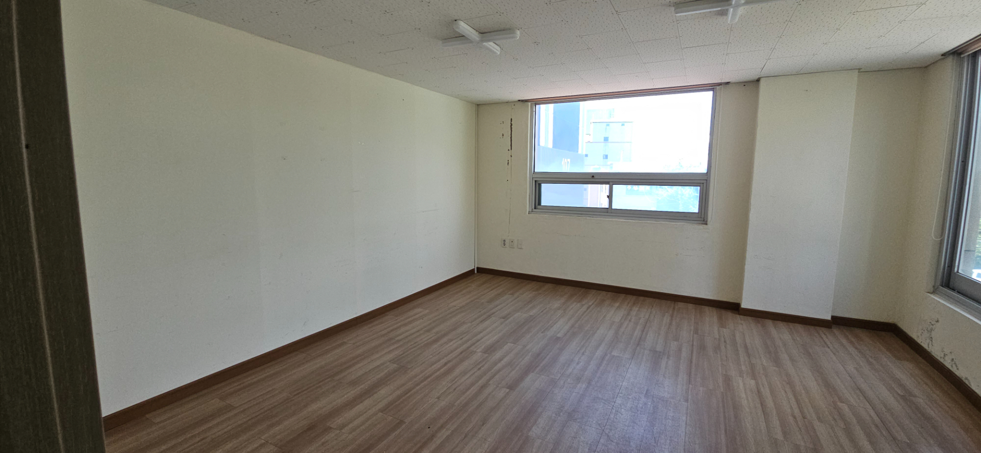 부산광역시 남구 우암동 사무실 썸네일 3