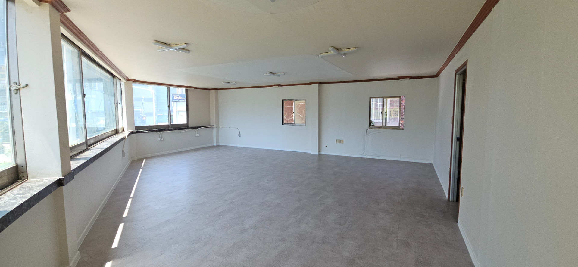 부산광역시 연제구 거제동 사무실 - 1