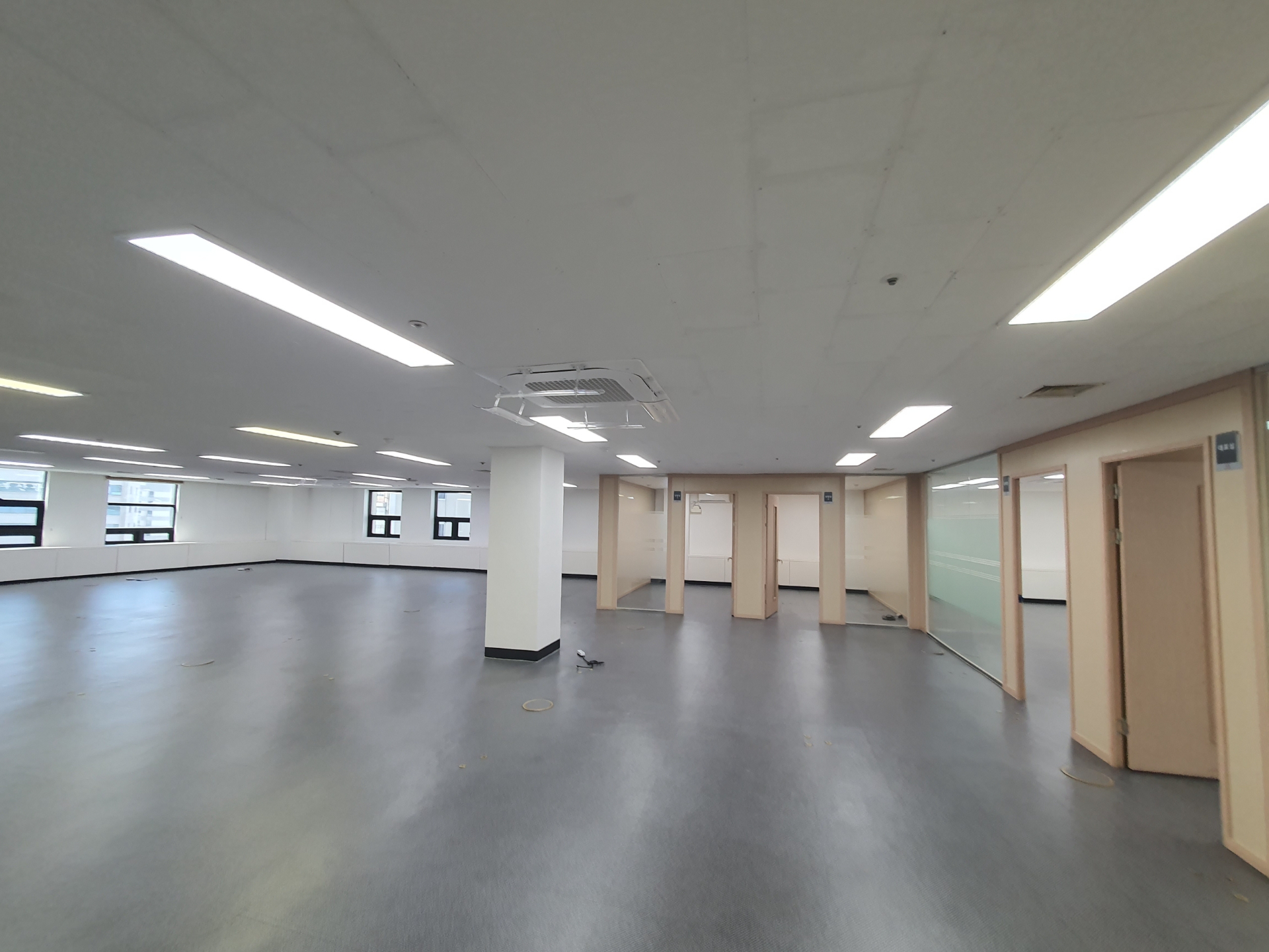 부산광역시 연제구 연산동 사무실 - 1