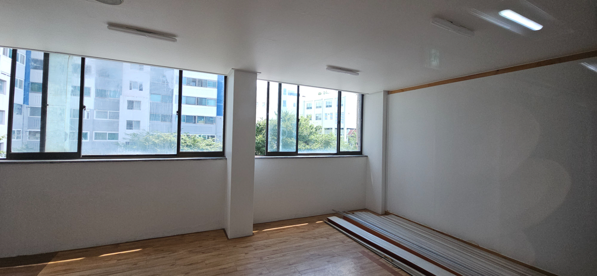 부산광역시 동래구 수안동 상가 썸네일 2