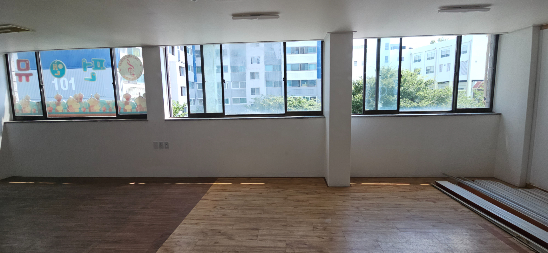 부산광역시 동래구 수안동 상가 - 1