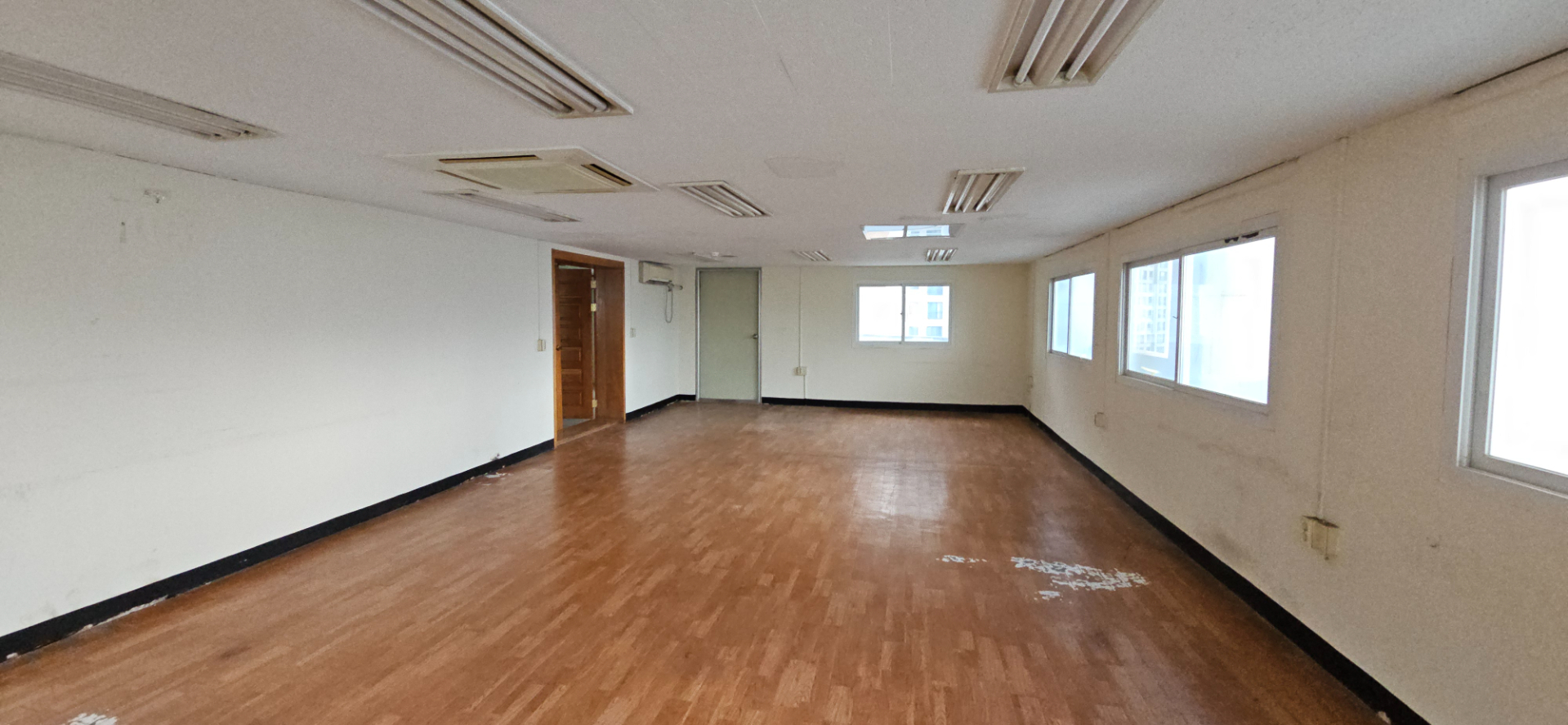 부산광역시 연제구 거제동 사무실 썸네일 2