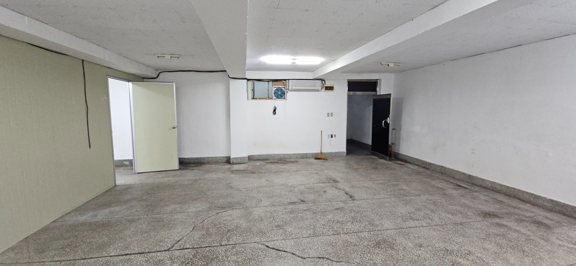 부산광역시 연제구 거제동 상가 - 1