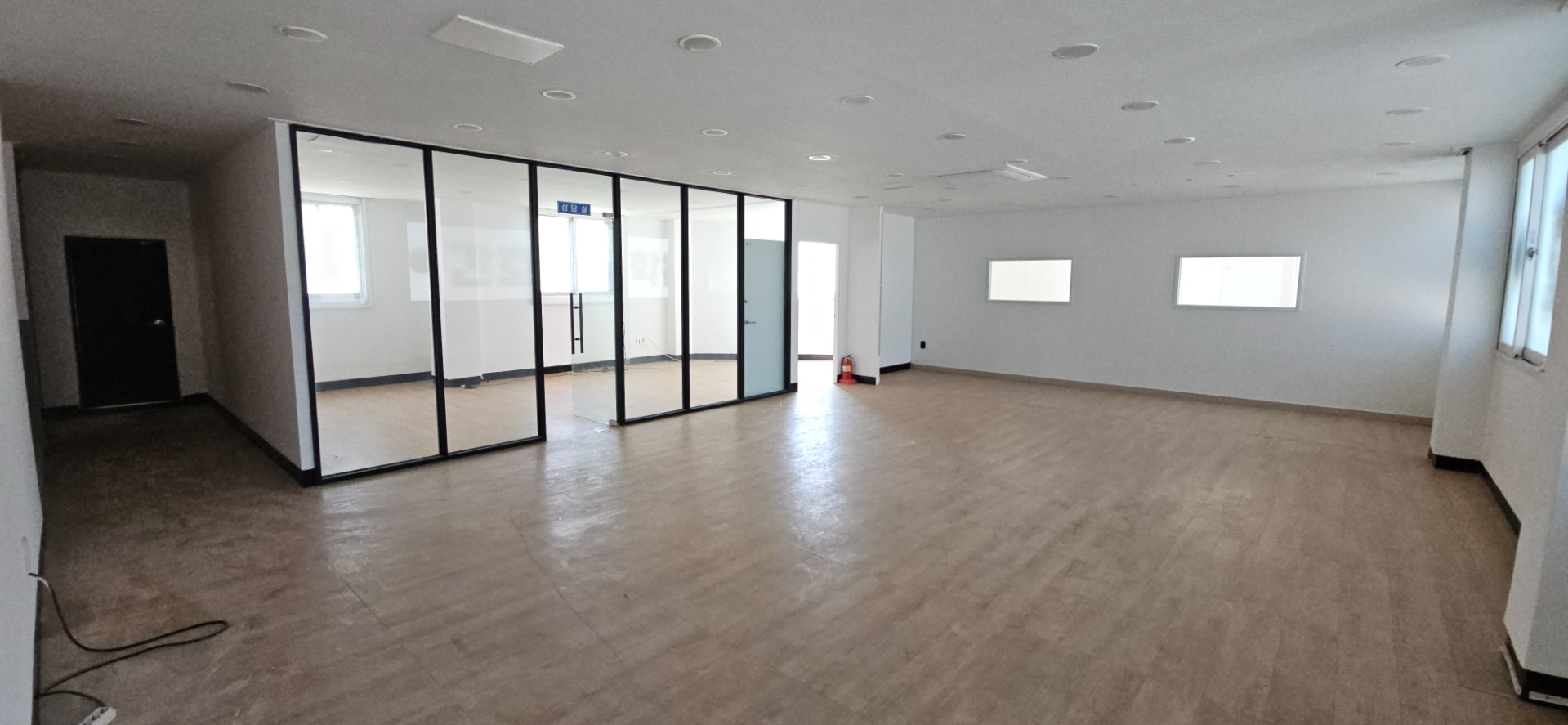 부산광역시 남구 문현동 사무실 - 1