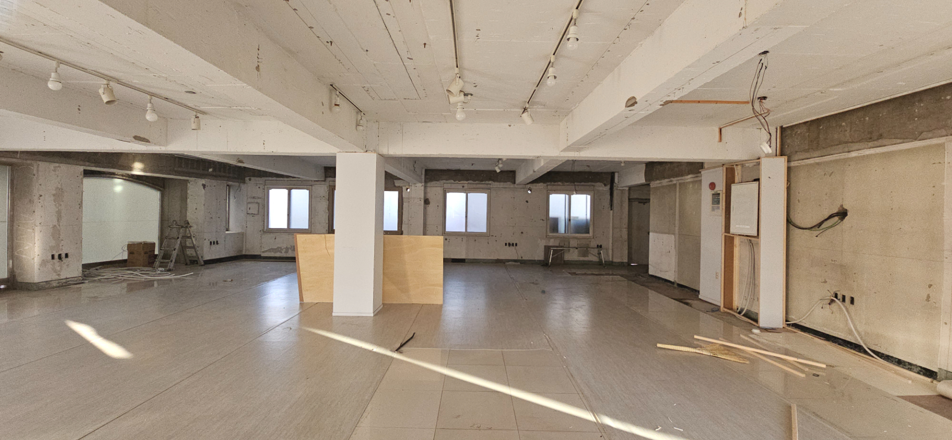 부산광역시 연제구 거제동 상가 - 1