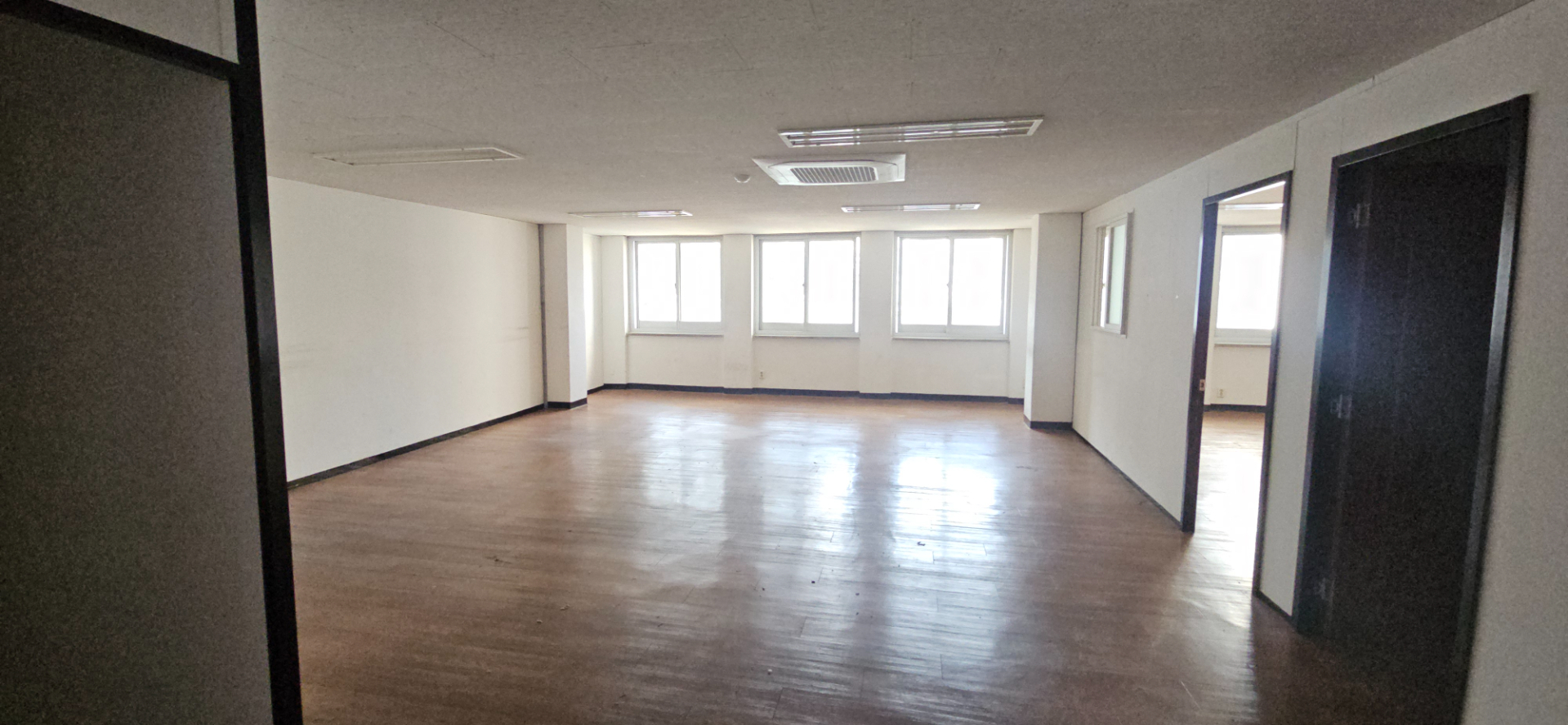 부산광역시 동구 초량동 사무실 - 1