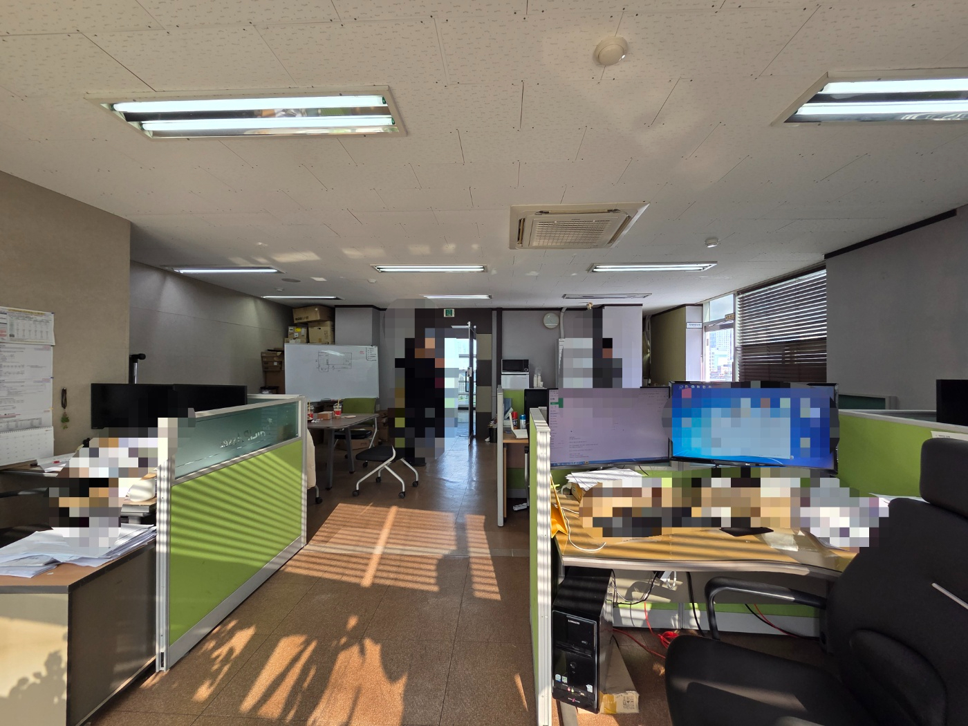 부산광역시 연제구 거제동 사무실 - 1