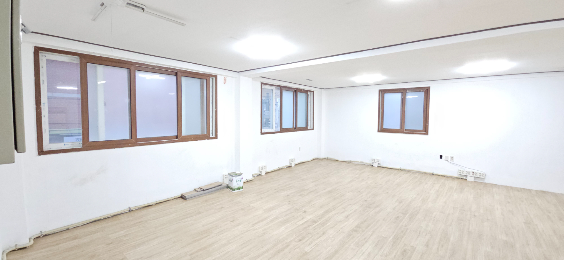 부산광역시 연제구 거제동 사무실 - 1