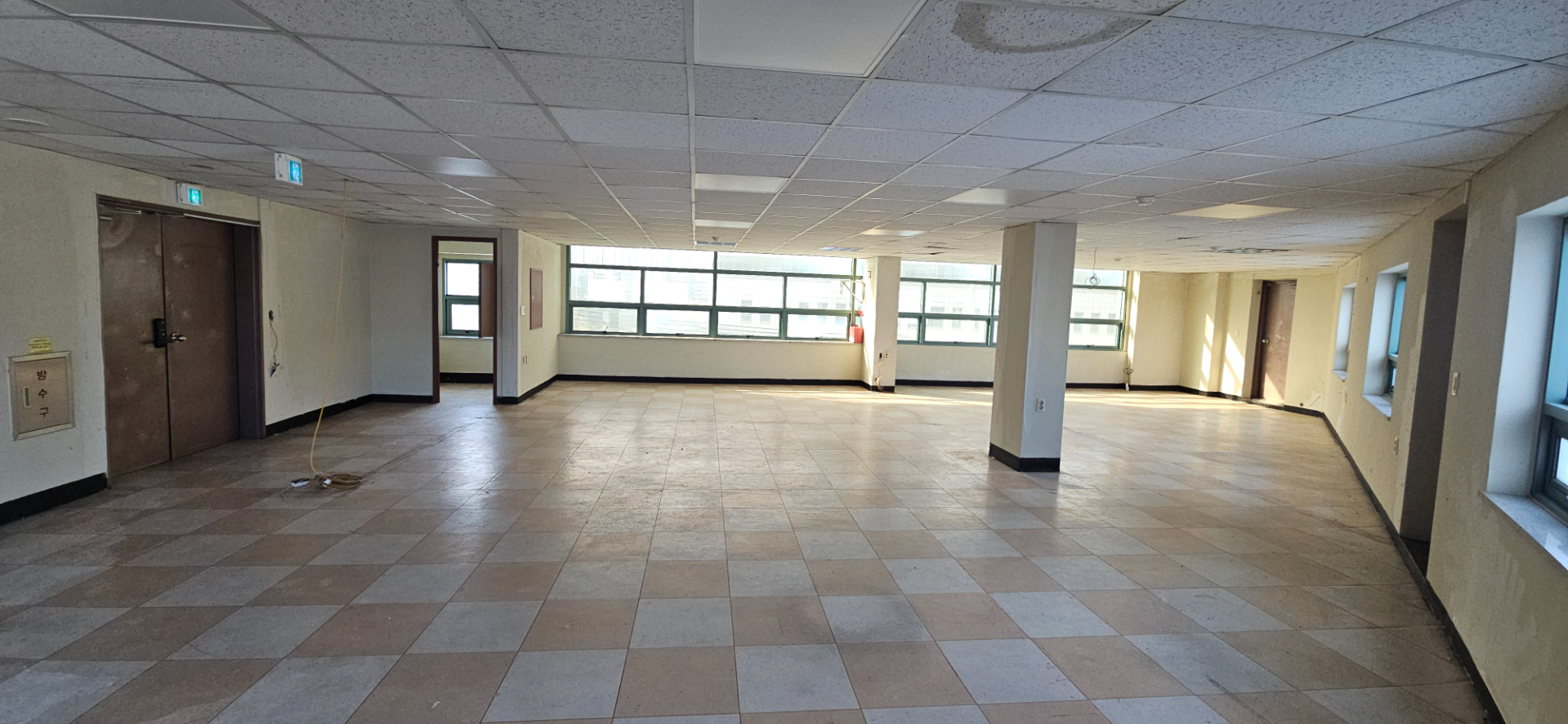 부산광역시 연제구 거제동 사무실 - 1