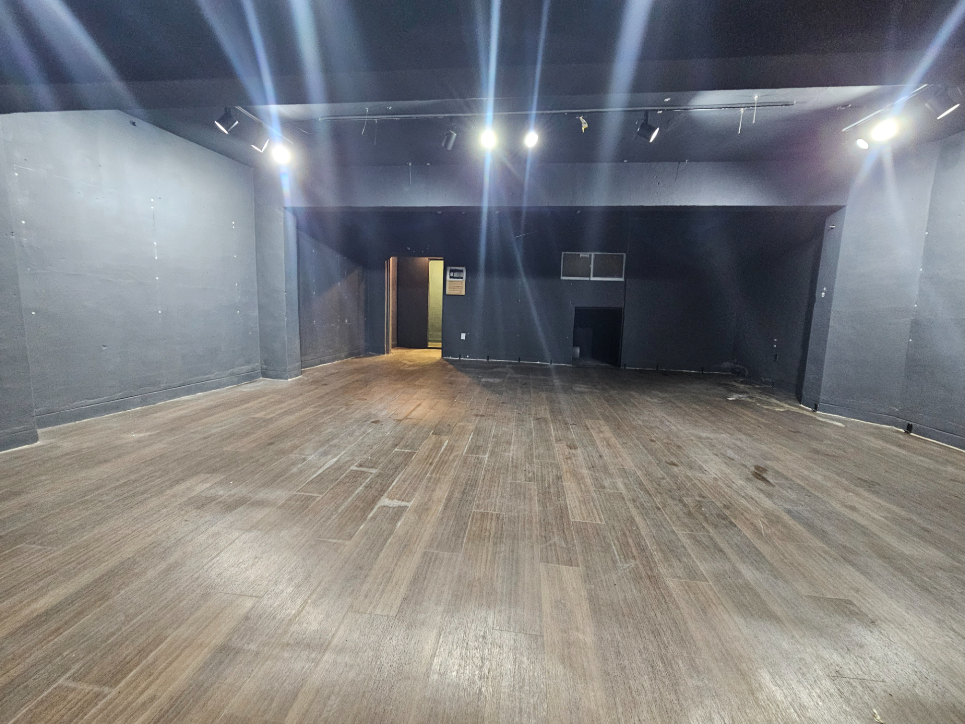 부산광역시 부산진구 전포동 상가 - 1