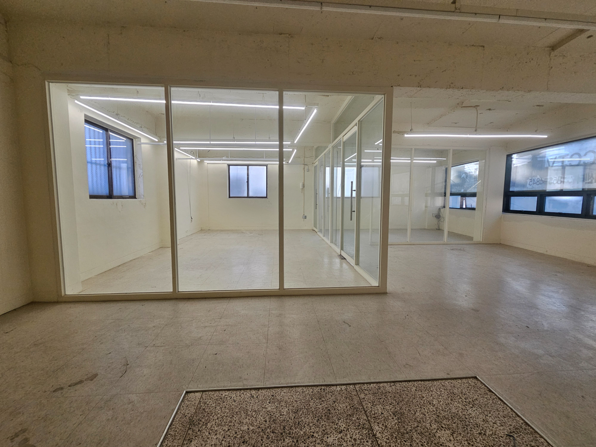 부산광역시 부산진구 전포동 상가 - 1