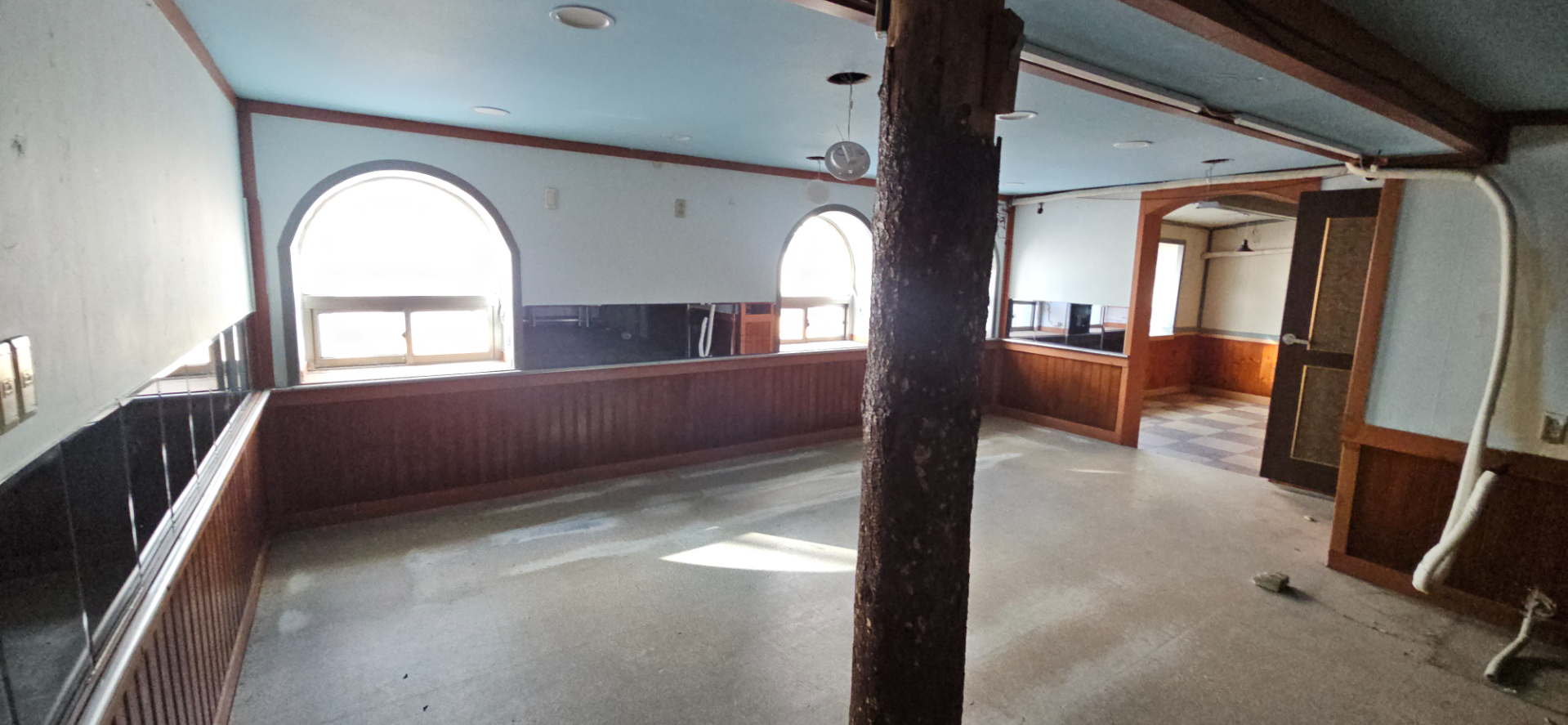 부산광역시 동구 초량동 상가 - 1