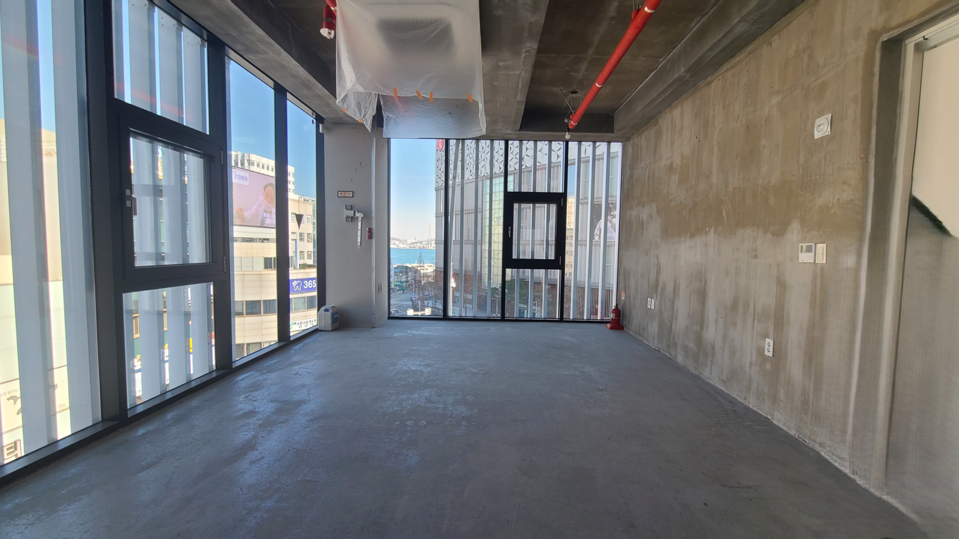 부산광역시 중구 광복동1가 상가 - 1