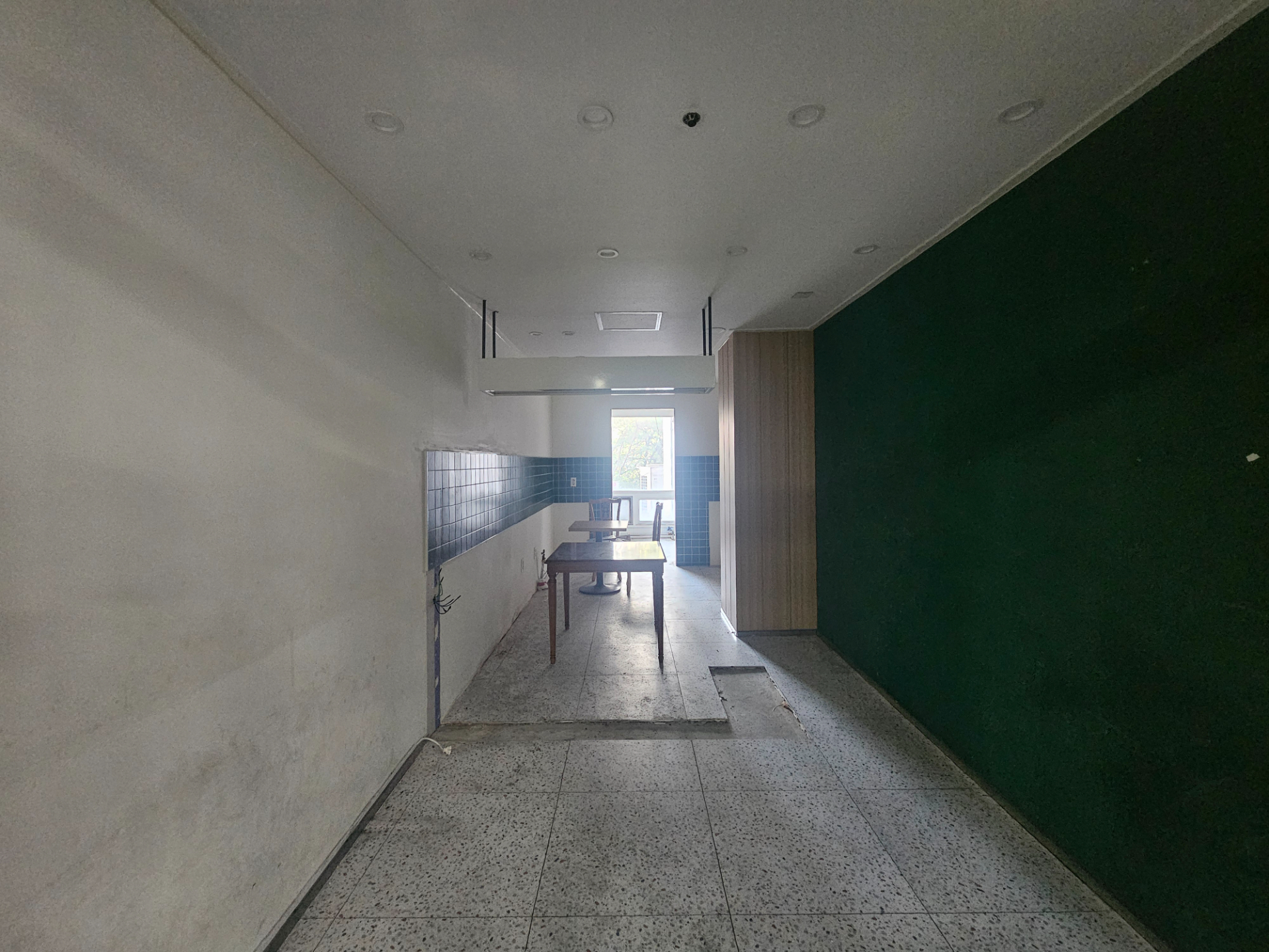 부산광역시 남구 대연동 상가 - 1