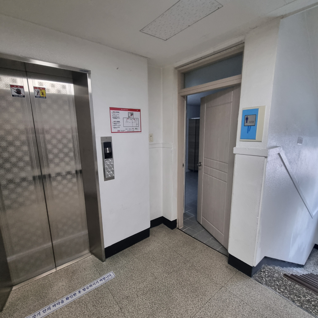 부산광역시 부산진구 부전동 상가 - 1