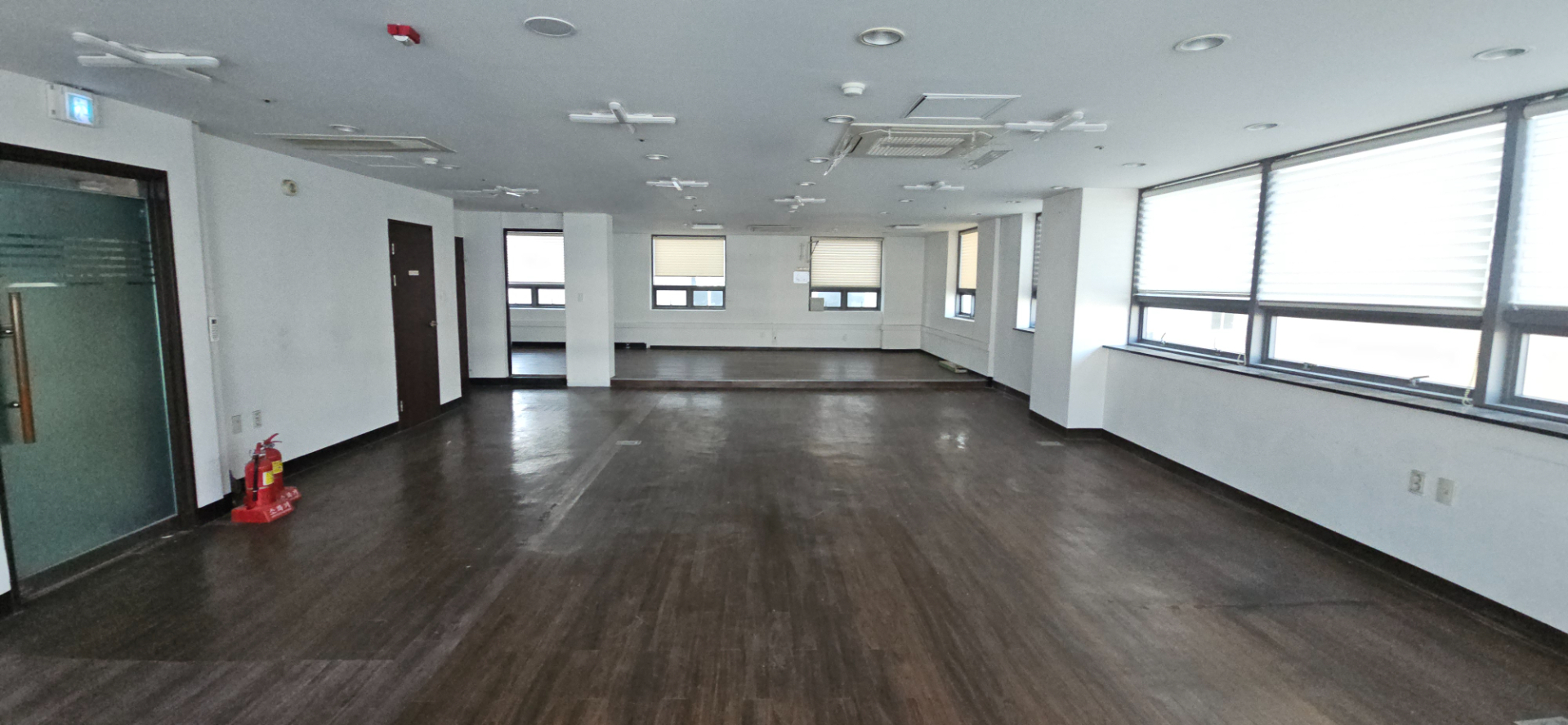 부산광역시 연제구 거제동 사무실 - 1